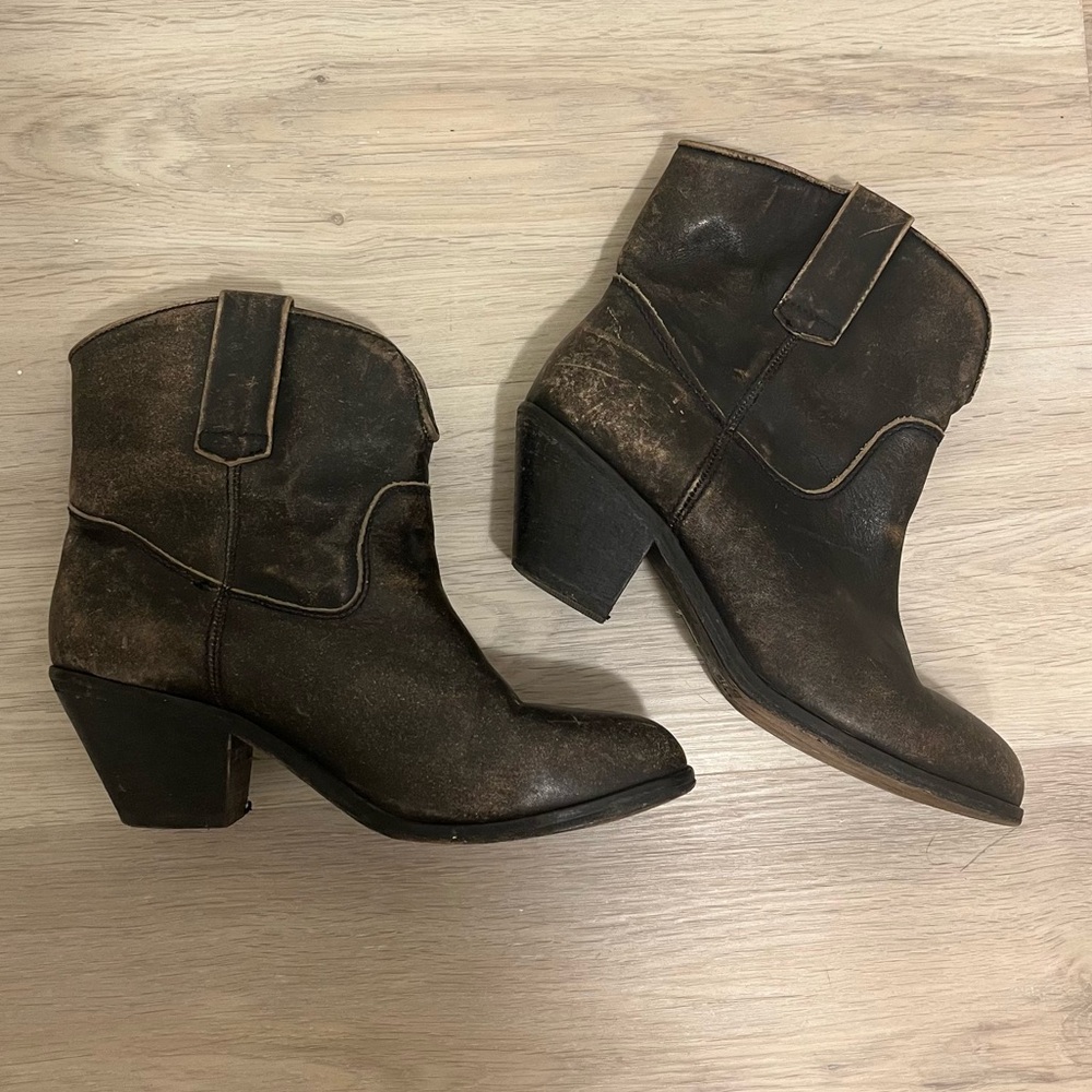 Corral short real leather cowgirl boots